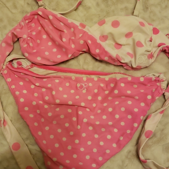 Bikini - Picture 4 of 4